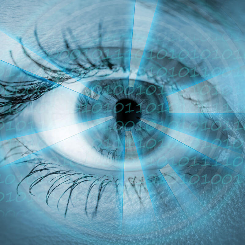 תמונה של עין מהופנטת בכחול - IEMT טיפול בתנועות עיניים